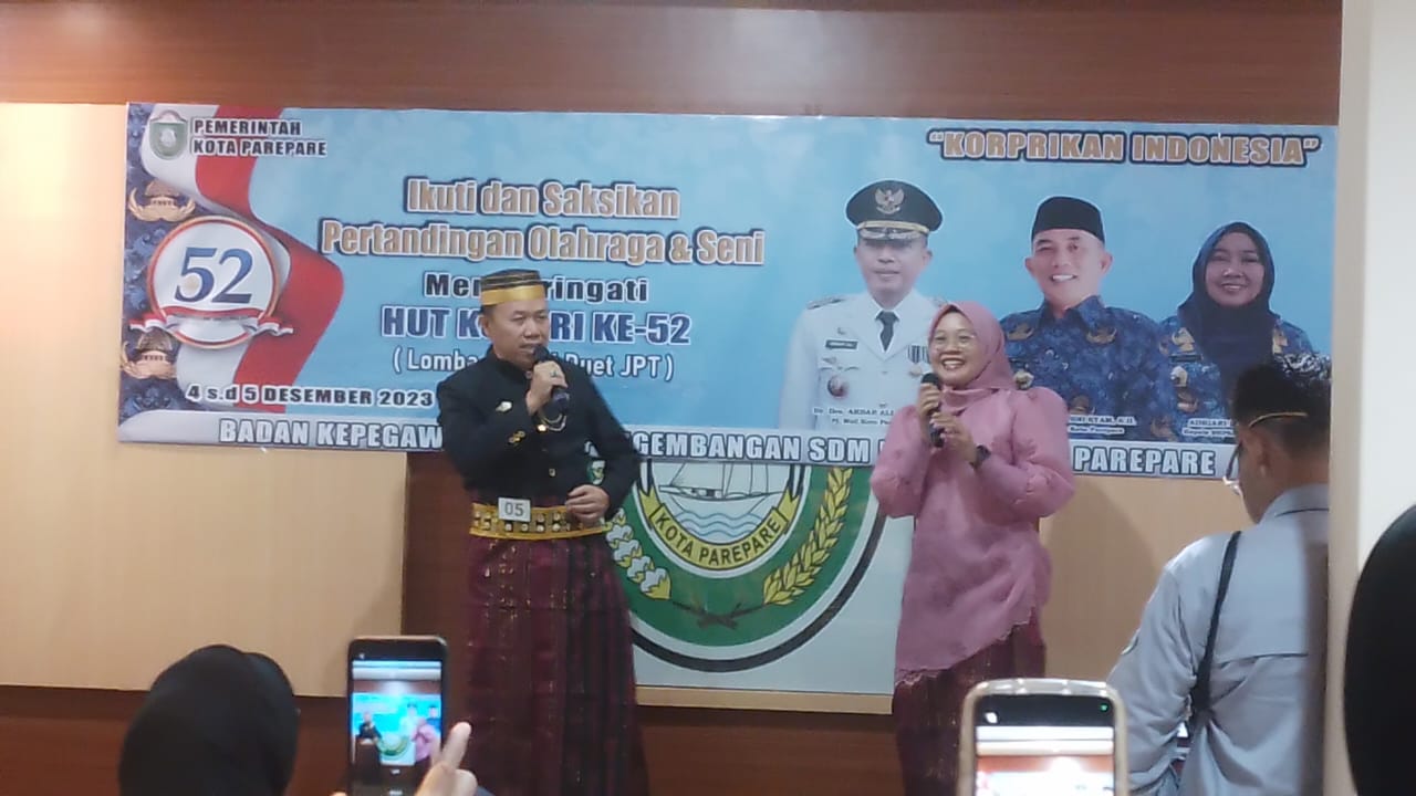 Heboh, Lomba Nyanyi Lagu Daerah Duet Pejabat Parepare di Porseni HUT ke-52 Korpri, Penonton Ikut Bergoyang