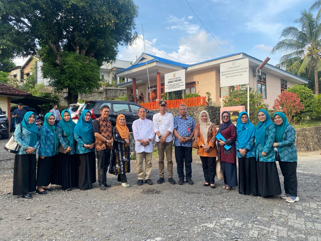 Dampingi Pj Ketua PKK Sulsel Kunjungi PPSLU Mappakasunggu, Pj Wali Kota Tegaskan Pemkot Parepare Siap Terus Beri Perhatian Lansia