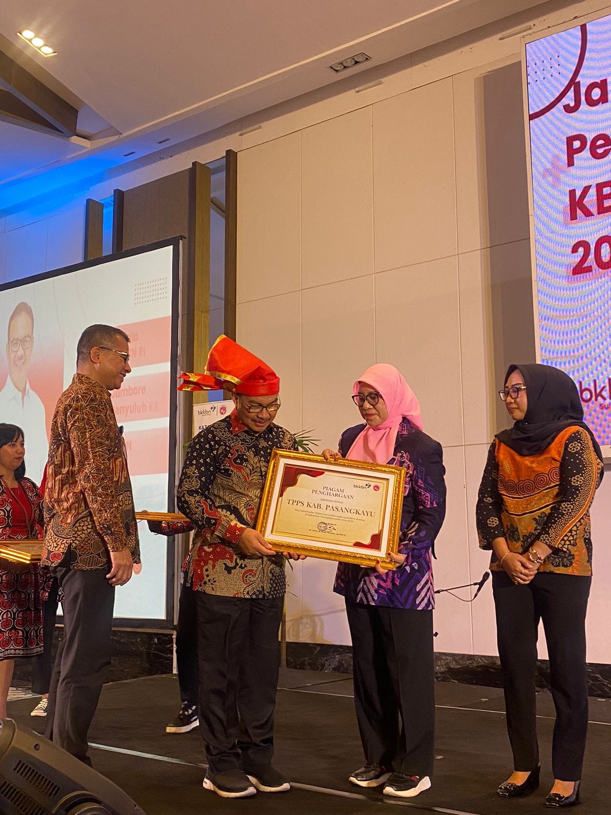 Didampingi Kadis P3AP2KB, Wabup Pasangkayu Jadi Narasumber Program Percepatan Penurunan Stunting di Makassar