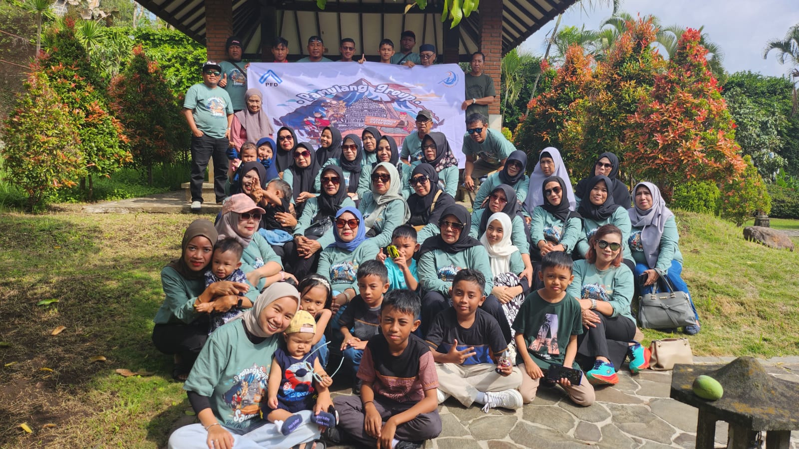 Pamulang Group Bahagia Bersama Karyawan dan Keluarga, Family Gathering di Surabaya dan Batu Malang
