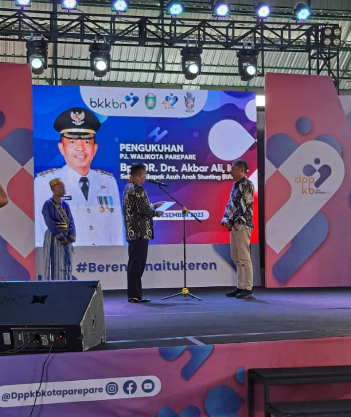 Pj Wali Kota Akbar Ali Dikukuhkan Jadi Bapak Asuh Anak Stunting, Siap Sukseskan Program Nasional Turunkan Stunting di Parepare
