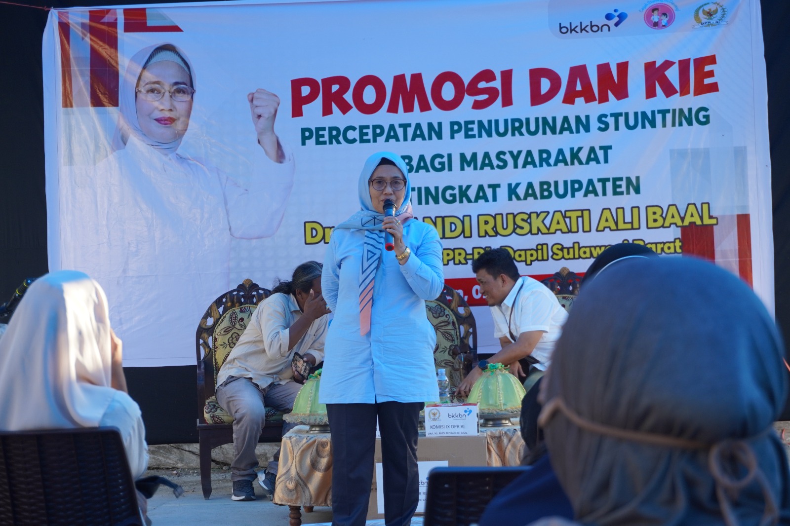 Anggota Komisi IX DPR RI Bersama BKKBN Lakukan Akselerasi Penurunan Stunting di Desa Samasundu Polman