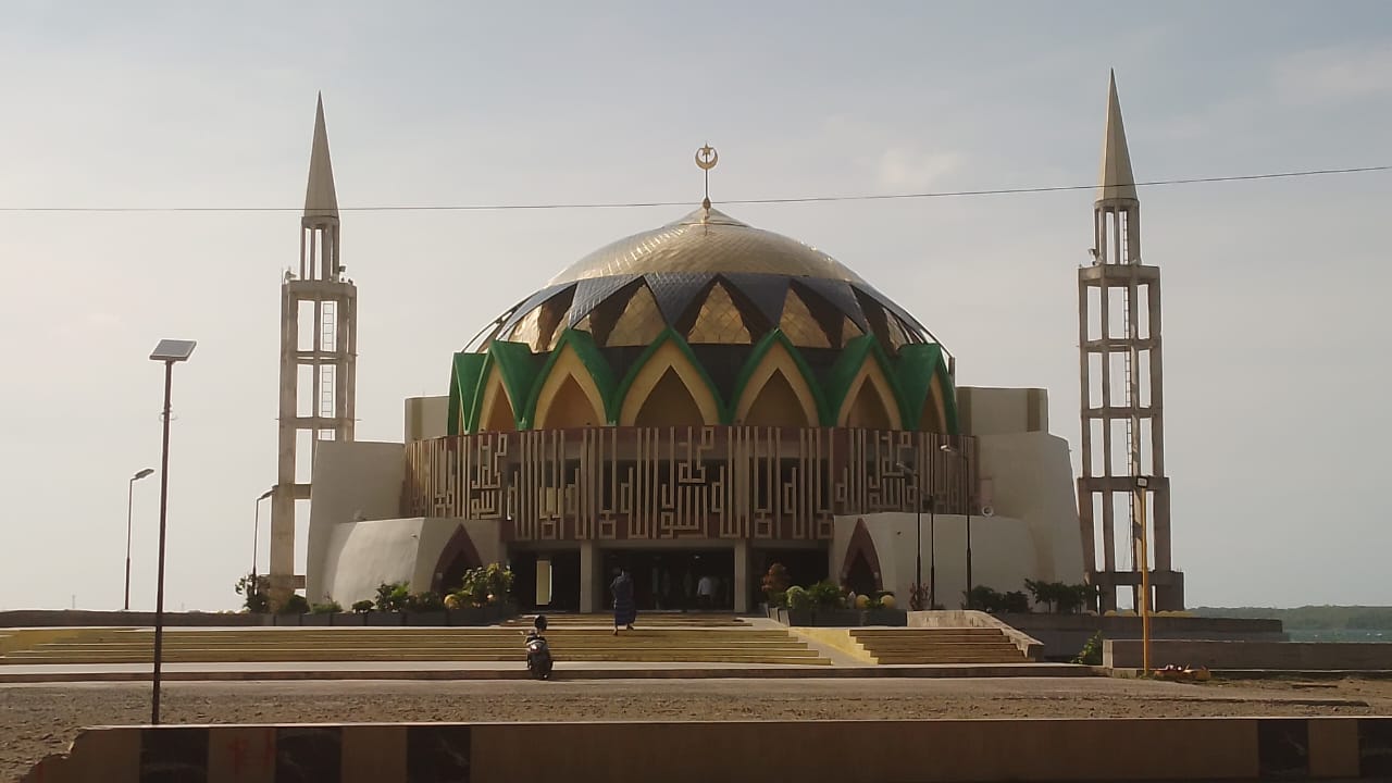 LMP Parepare Pertanyakan Menara Masjid Terapung BJ Habibie Belum Rampung