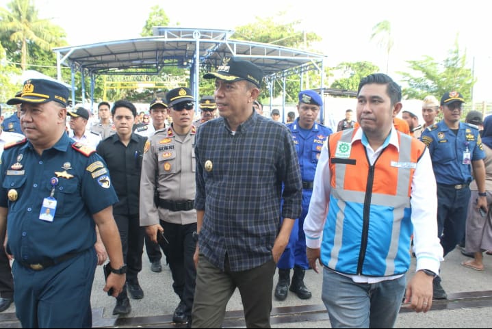 Pantau Pelabuhan, Pj Wali Kota Parepare Pastikan Kesiapan Sambut Momen Natal dan Tahun Baru