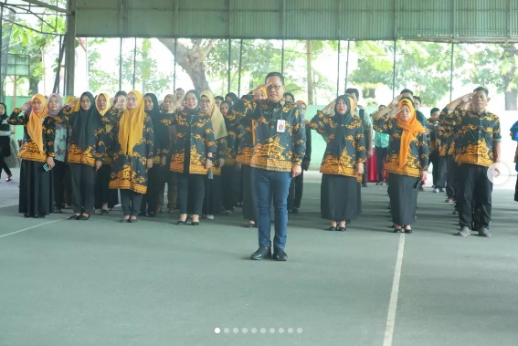 Sekwan Pimpin Langsung Upacara Purna Bakti Staf Sekretariat DPRD Makassar