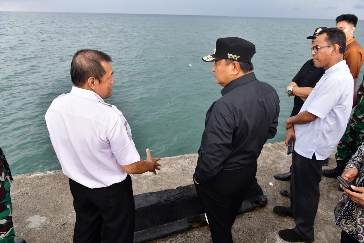 Pj Gubernur Bahtiar Tinjau Stasiun Pasang Surut Air Laut Pendeteksi Dini Tsunami di Takalar