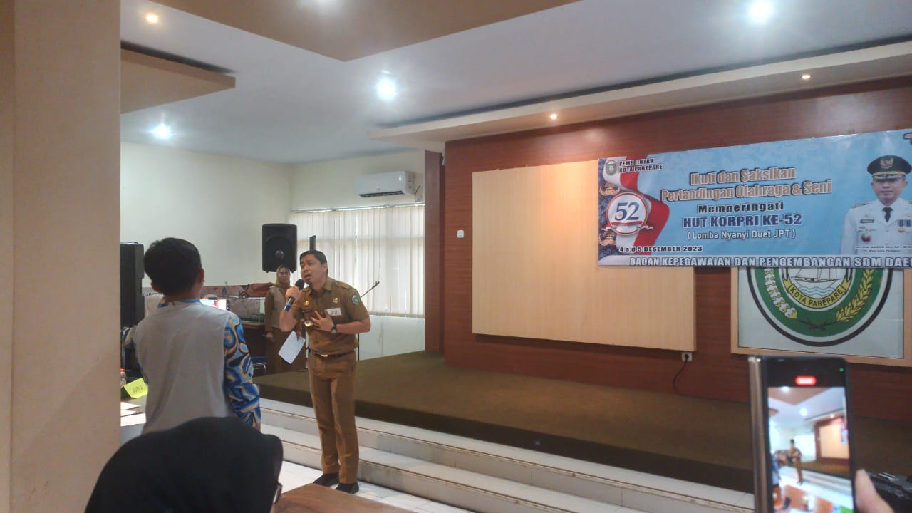 Pejabat Bappeda Parepare Hebohkan Lomba Nyanyi Lagu Daerah Porseni HUT ke-52 Korpri
