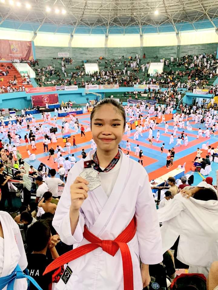 Pelajar SMPN 10 Parepare Ukir Prestasi di Kejuaraan Nasional Karate Piala Menpora dan Menparekraf RI