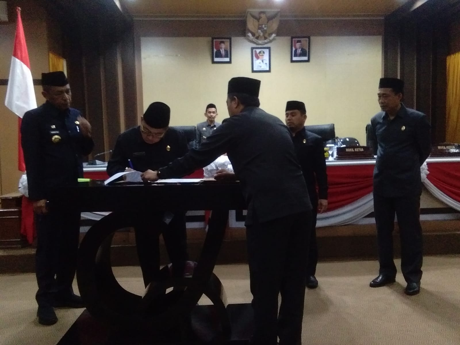 DPRD dan Pemkot Parepare Setujui Perda APBD 2024, Pj Wali Kota Akbar Ali Tegaskan Berorientasi 8 Program Prioritas dan Kesejahteraan Masyarakat