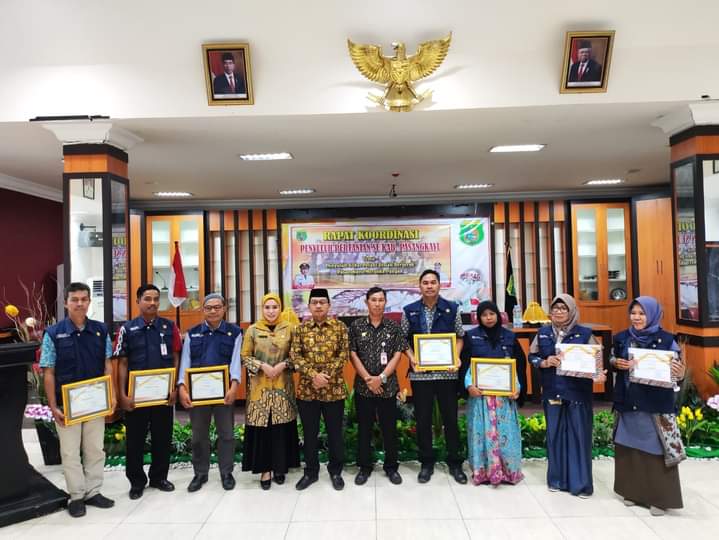 Yaumil Ambo Djiwa Beri Arahan Kepada Penyuluh Pertanian se-Pasangkayu, Sekaligus Serahkan Penghargaan