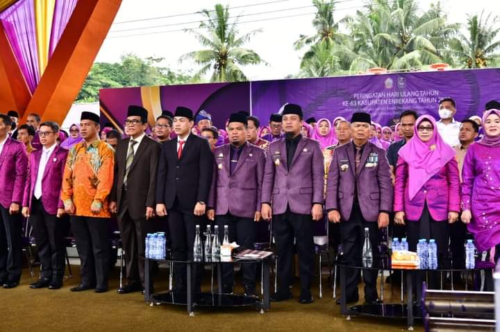 Lanjutkan Pembangunan Obyek Wisata  Emas Andalan 360°, Gubernur Serahkan Rp12 M ke Pemkab Enrekang