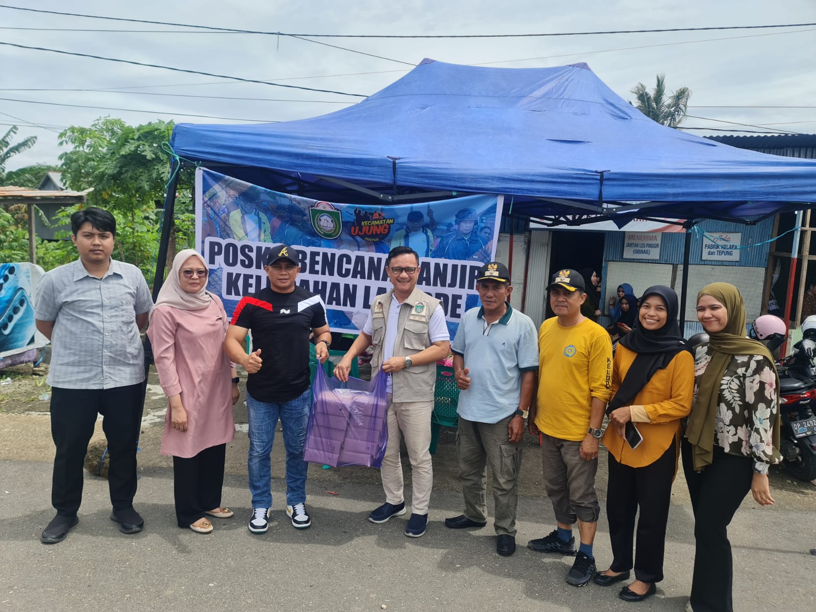 IKAPTK Peduli Berbagi Bantuan Makanan Bagi Korban Terdampak Banjir Parepare 