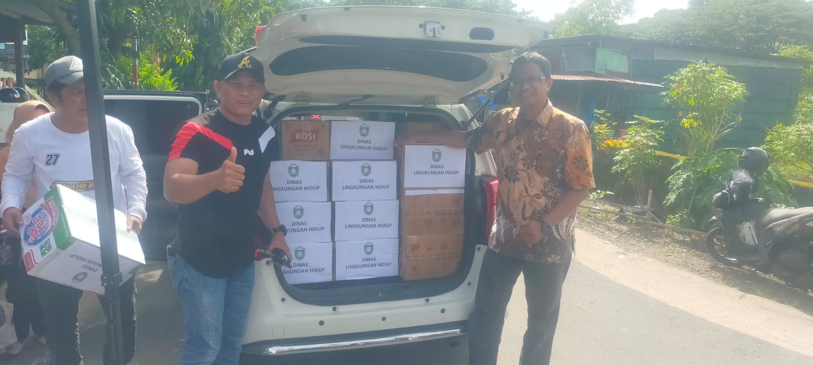 DLH Parepare Berbagi Bantuan ke Korban Terdampak Bencana Banjir