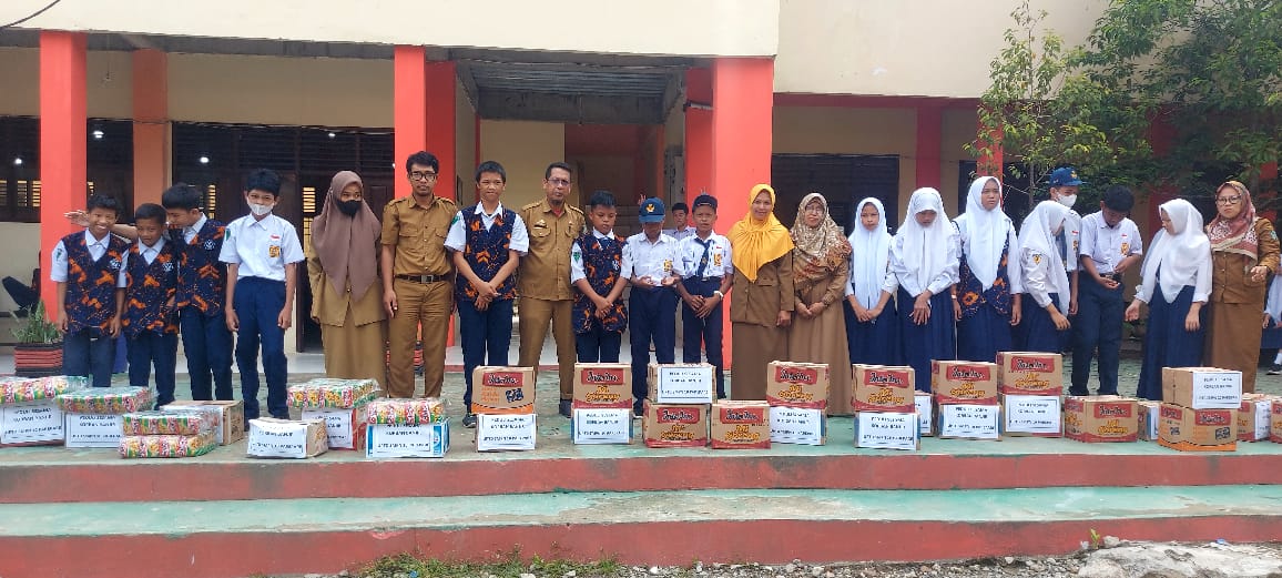 Peduli Korban Banjir, SMPN 10 Parepare Beri Bantuan Siswa dan Warga Sekolah Terdampak