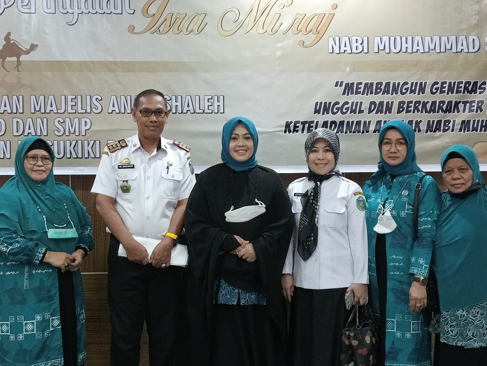 Kukuhkan Majelis Anak Saleh Bacukiki Barat, Erna Rasyid Taufan Harap Pembinaan Keagamaan Bagi Siswa Makin Masif