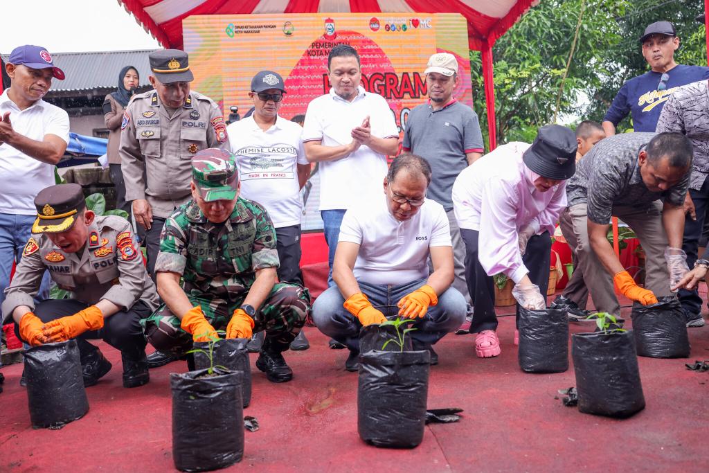 Danny Canangkan Program Satu Juta Polybag, Gerakan Terus Menanam Serentak di 1.096 Lorong Wisata