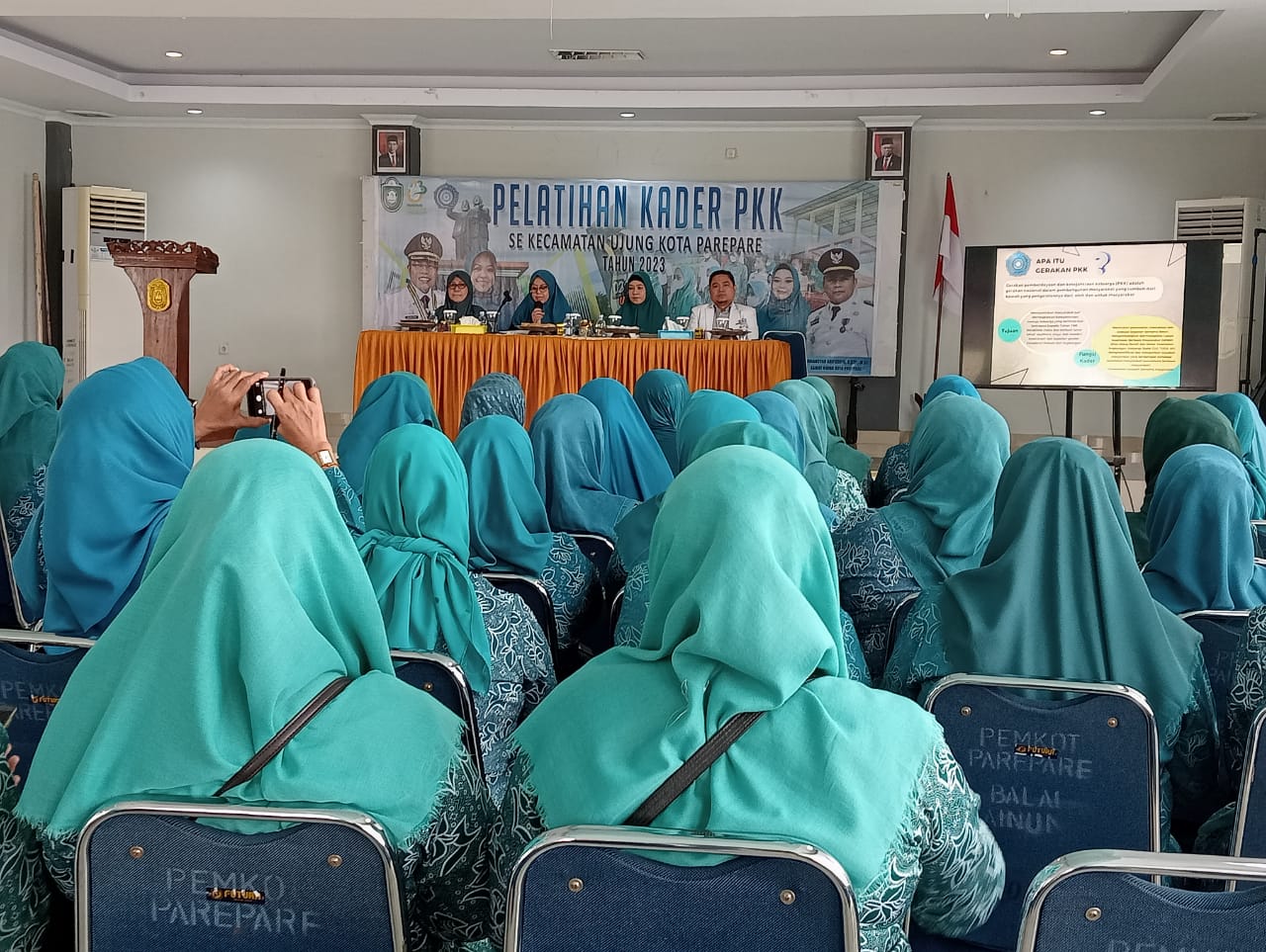 Direktur RSUD AM dan Direktur RS HAH Bekali Pengetahuan Stunting Kader PKK se-Kecamatan Ujung