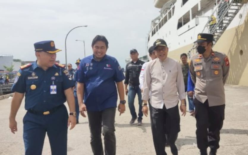 Pantau Pelabuhan Nusantara Parepare, Taufan Pawe Terus Galakkan Perekonomian Warga di Sektor Jasa