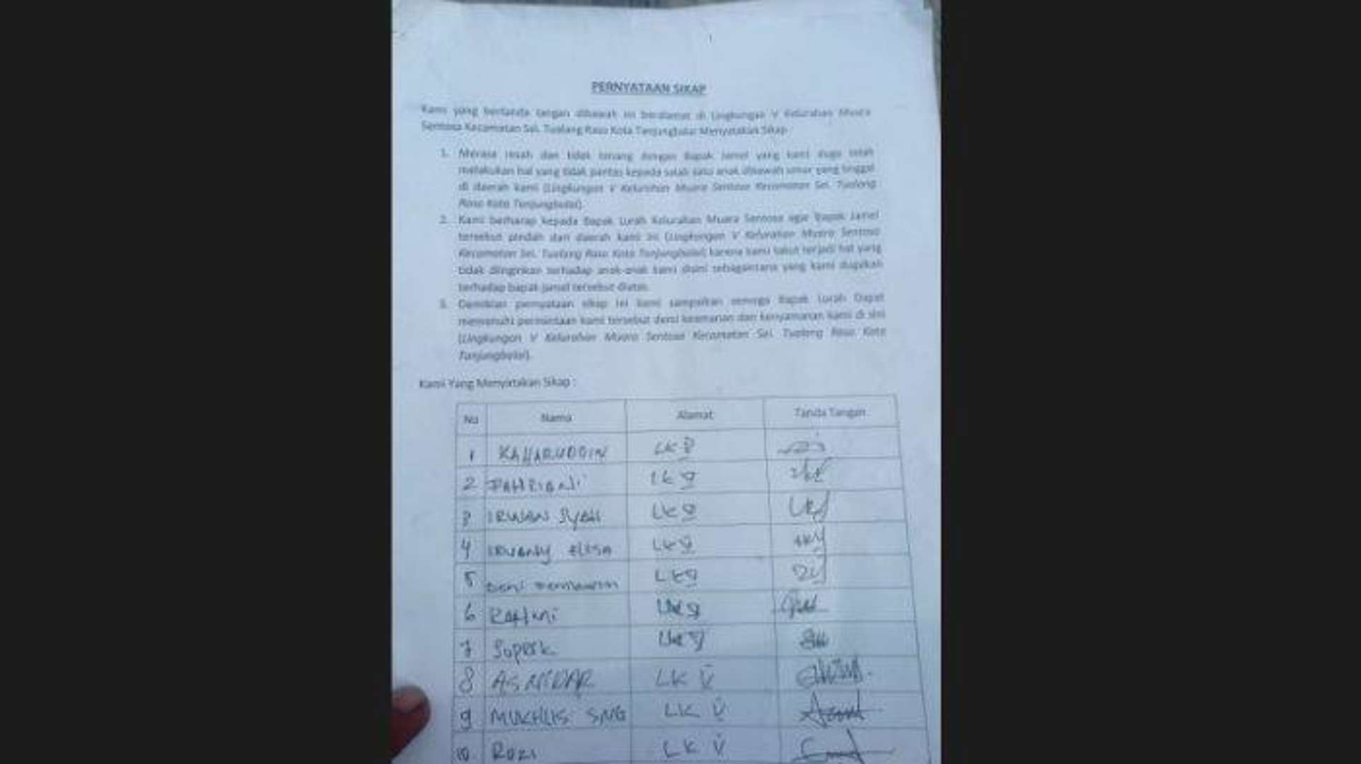 Kakek 68 Tahun Nikahi Remaja 16 Tahun, Warga Langsung Bikin Petisi Usir dari Kampung