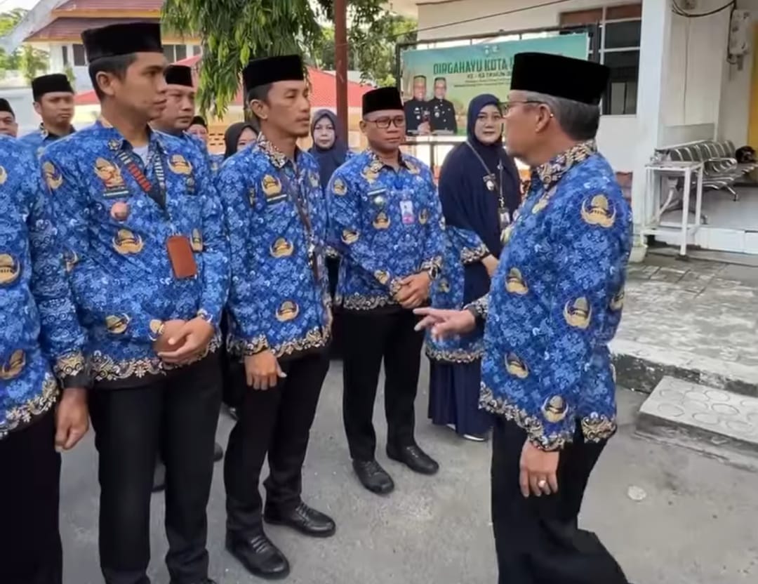 Khidmat, Taufan Pawe Inspektur Upacara HKN Ingatkan ASN Jadi Solusi Bagi Setiap Permasalahan Masyarakat 
