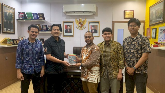 Wakil Ketua DPRD Nurhaldin Apresiasi Novel Sang Anak Guru yang Akan Launching di Makassar
