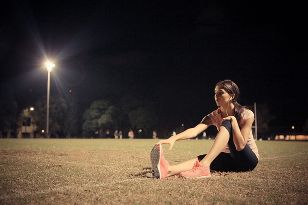 Waktu Olahraga Terbaik untuk Pembakaran Lemak: Wanita di Pagi Hari, Pria Malam Hari