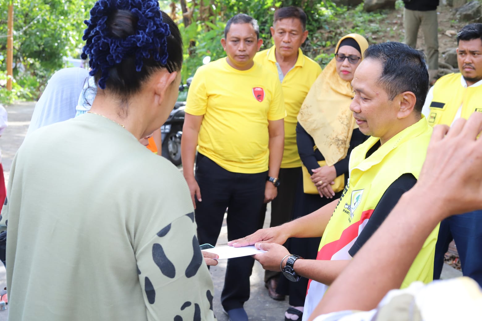 Golkar Parepare Gerak Cepat Berikan Bantuan Korban Rumah Terbakar