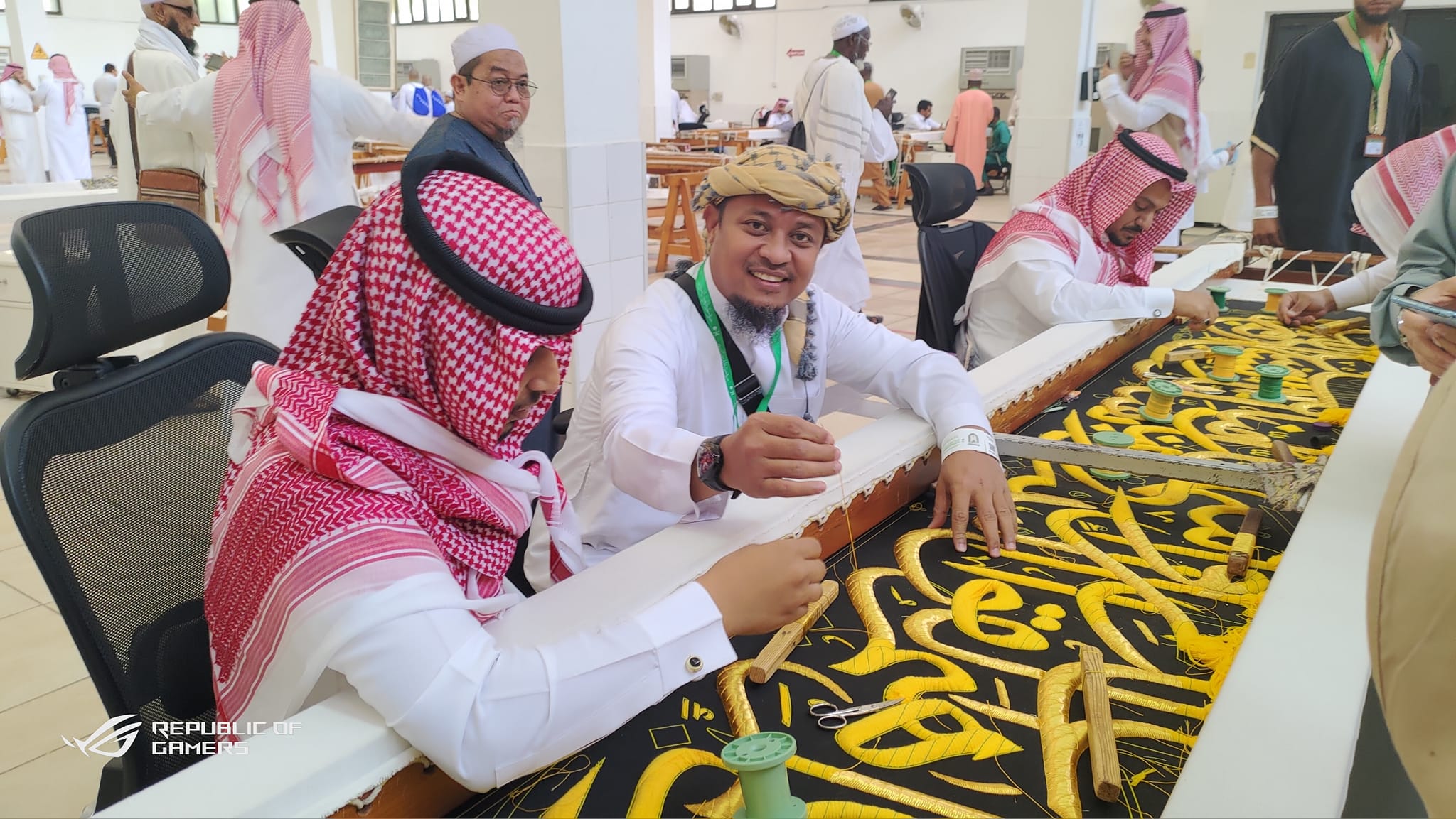 Andi Sudirman Bersama Rombongan Tamu Kerajaan Arab Saudi Meninjau Lokasi Pembuatan Kain Kiswah Ka