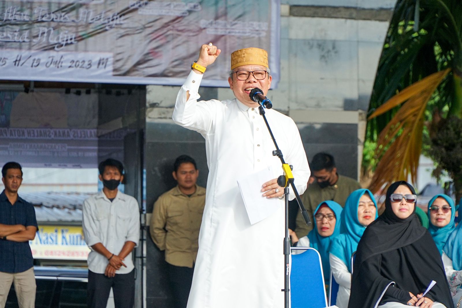 Taufan Pawe Kisahkan Sang Istri Erna Taufan Sejak Dulu Paling Semangat Urusan Agama