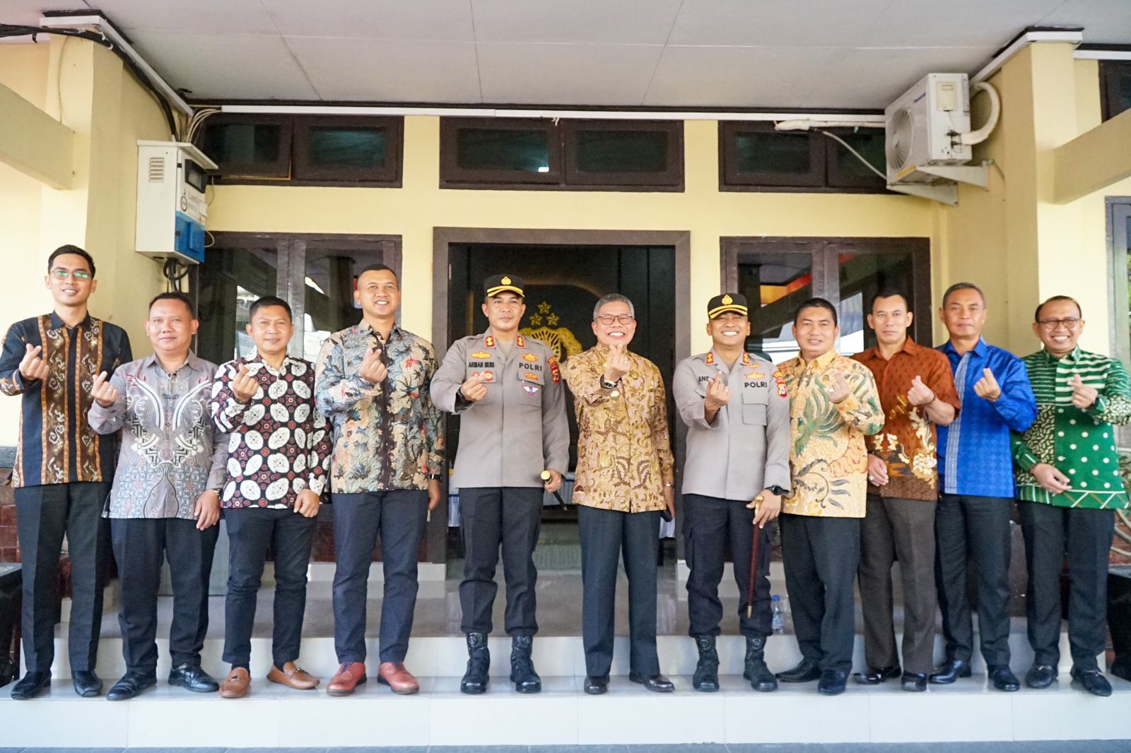 Sederhana Namun Penuh Makna, Taufan Pawe Pimpin Jajaran Pemkot Parepare Hadiri Pisah Sambut Kapolres 