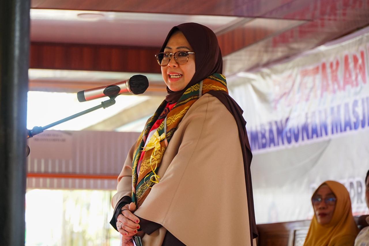 Erna Rasyid Taufan Apresiasi Program Berseri-seri SMPN 2 Parepare, Kini Bisa Bangun Masjid