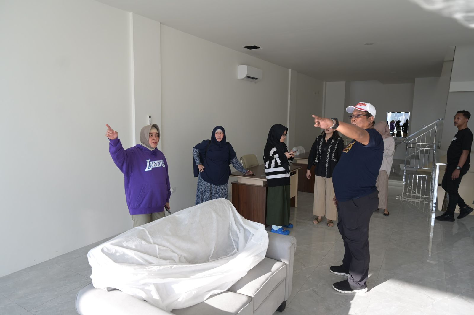 Maksimalkan Pengembangan Basket Makassar, Indira Yusuf Ismail Tinjau Kantor Baru Perbasi Kota Makassar