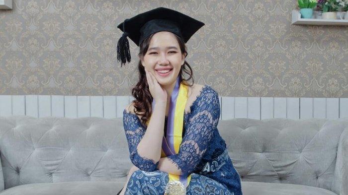 Keren! Dulu Hanya Bermodalkan Ijazah Paket C, Kini Sindy Lulus Kedokteran di Usia 20 Tahun