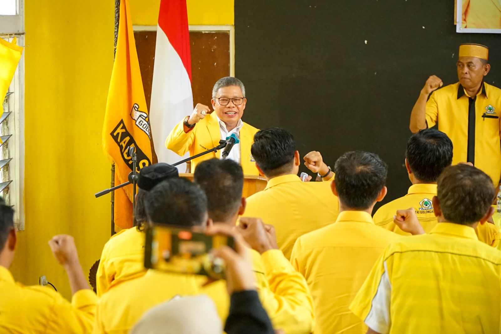 Pimpin Konsolidasi di Sinjai, Taufan Pawe Pesan Saatnya Golkar Rebut Ketua DPRD dan Kartini Ottong Jadi Bupati