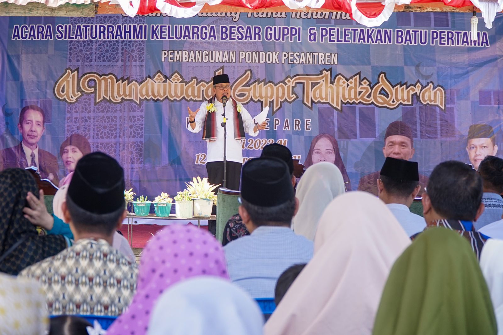 Taufan Pawe Donasikan Gajinya untuk Pembangunan Pesantren Al-Munawwarah GUPPI, Apresiasi Masyarakat Wakafkan Lahan 