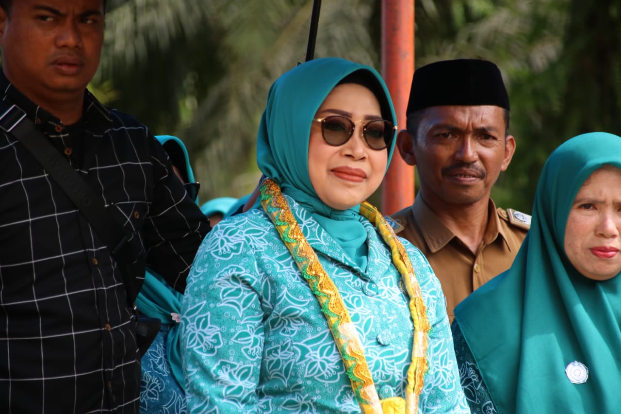 Ketua TP-PKK Pasangkayu Berkunjung ke Desa Pakava untuk Lakukan Penilaian Perlombaan BBGRM