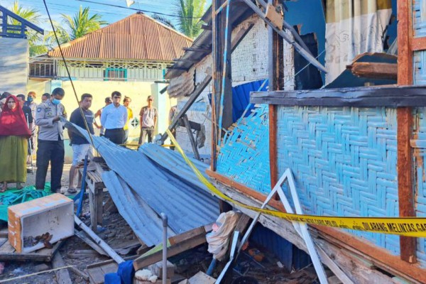 Istri Baru Saja Keguguran, SS Malah Perkosa Bocah 10 Tahun, Rumahnya Dirusak Warga