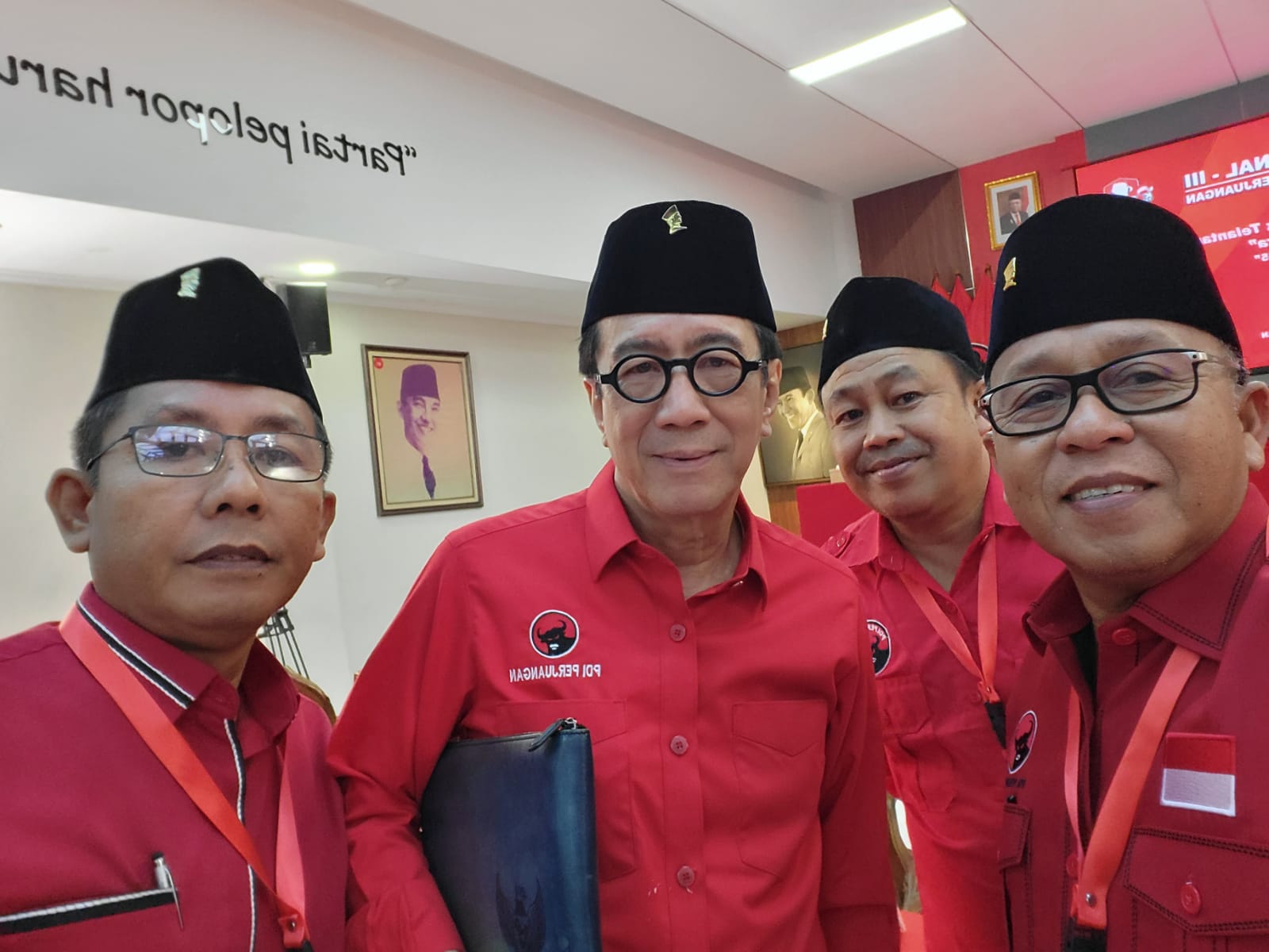 MK Putuskan Pemilu 2024 Proporsional Terbuka, Ketua PDIP Sulbar: Kami Siap Apapun Sistem Pemilu