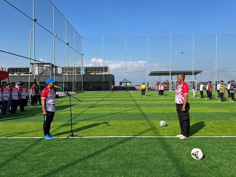 Buka Turnamen Kapolrestabes Cup 2023, Danny Pomanto Jajal Rumput Hijau Lapangan Alpha Mini Soccer GTC Lawan JPU Polrestabes Makassar