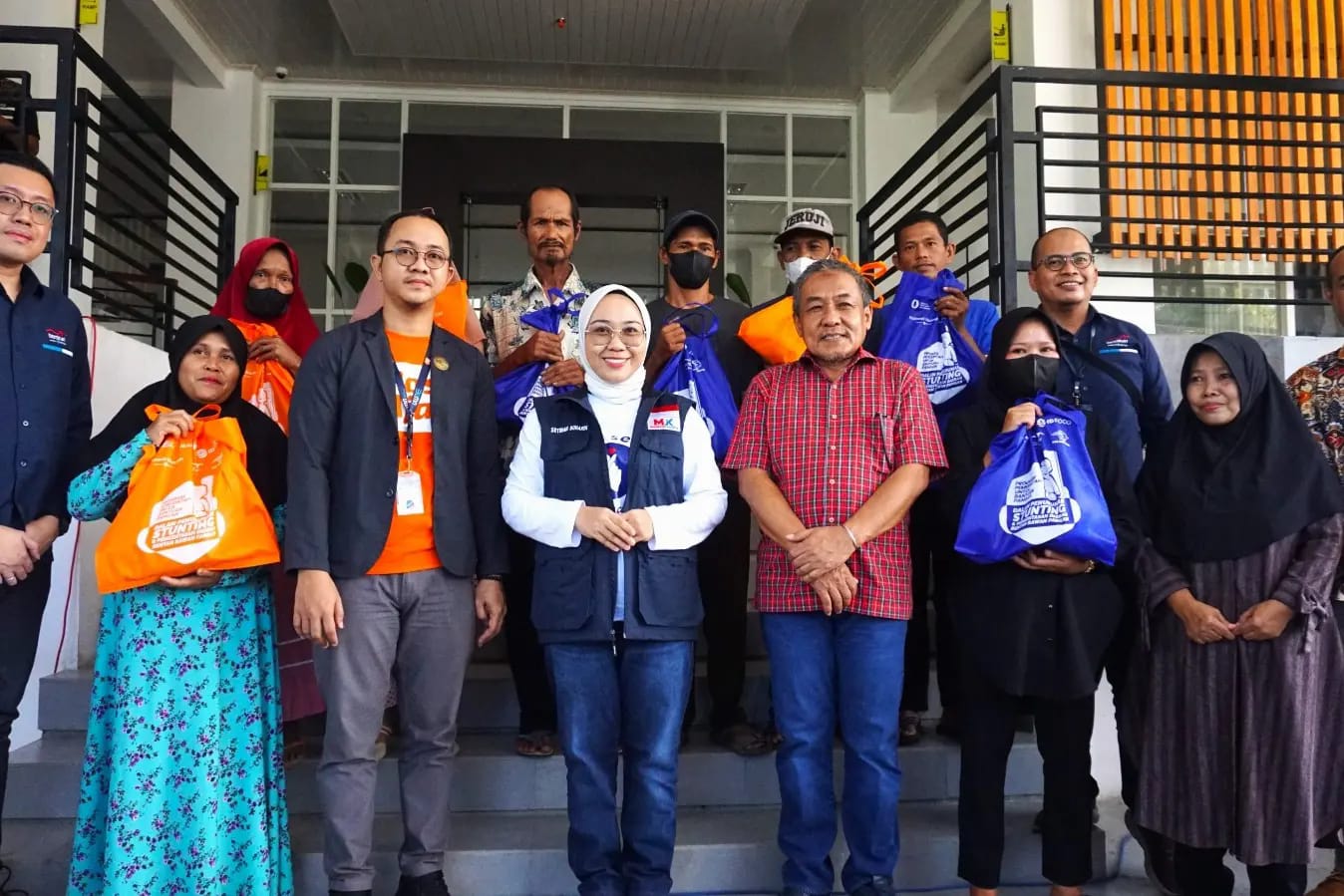 Salurkan Bantuan Pangan Stunting, Sutinah Suhardi Tekankan Wajib Tepat Sasaran