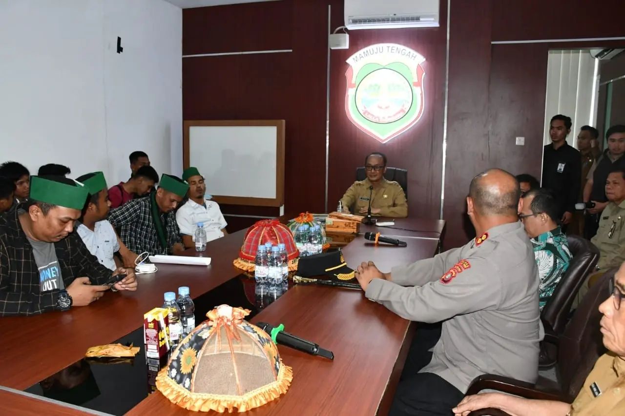 Kunker di Mateng, Pj Gubernur Sulbar Terima Audiensi HMI