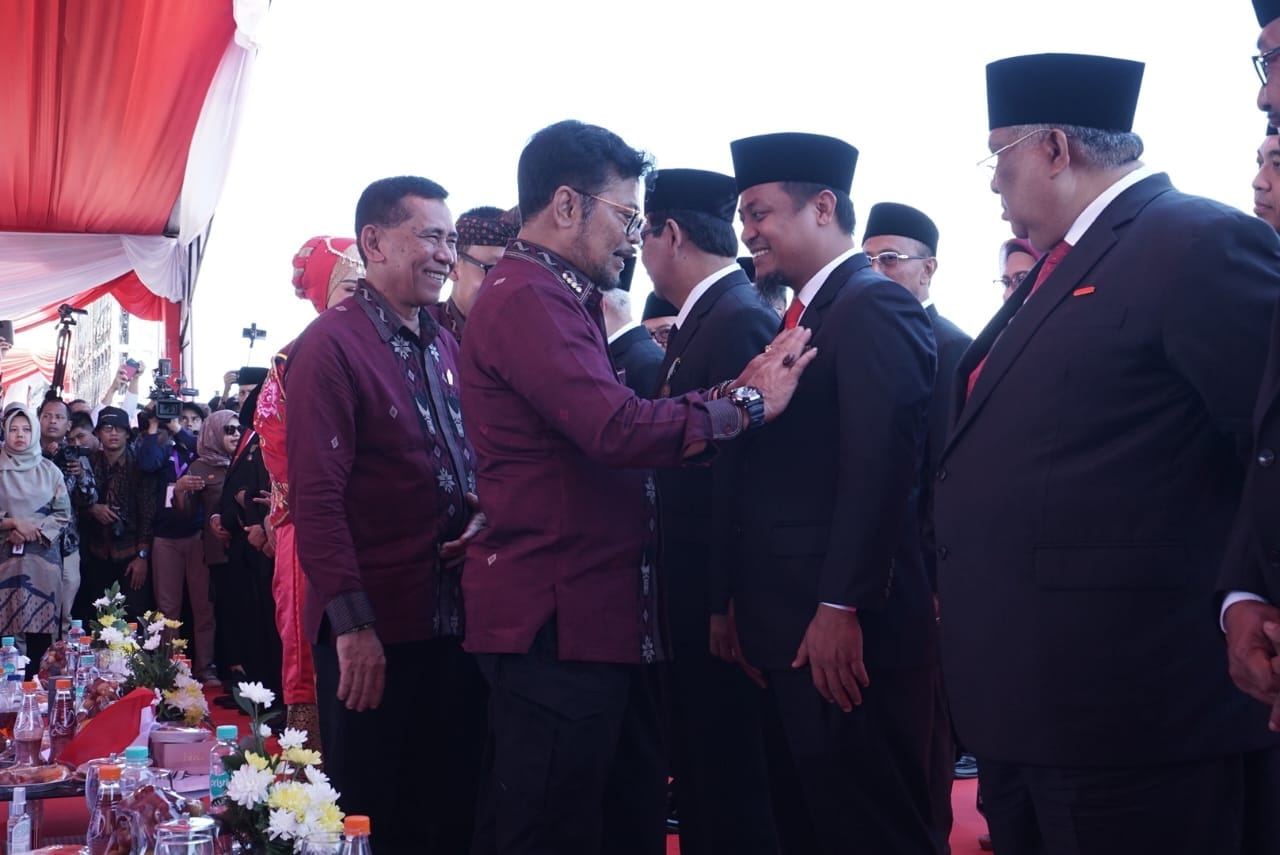 Andi Sudirman Terima Penghargaan Satyalancana Wira Karya, Berkat Program Mandiri Benih Andalan