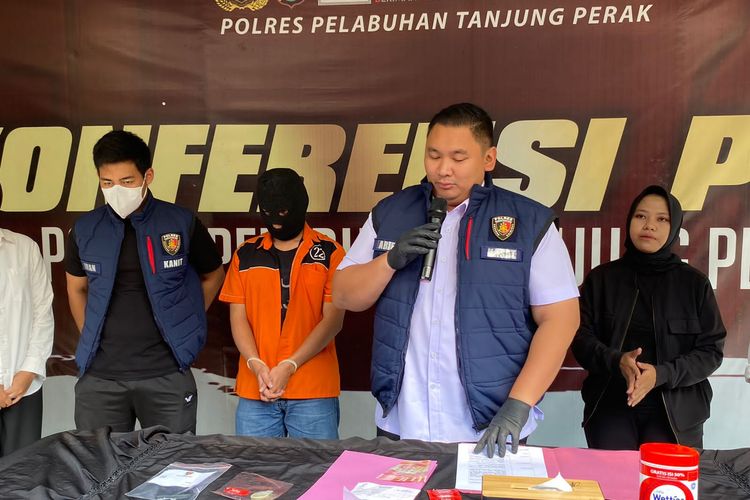 Demi Rp300 Ribu, Pemuda 19 Tahun Rela Jual Kemolekan Tubuh Pacar ke Pria Hidung Belang