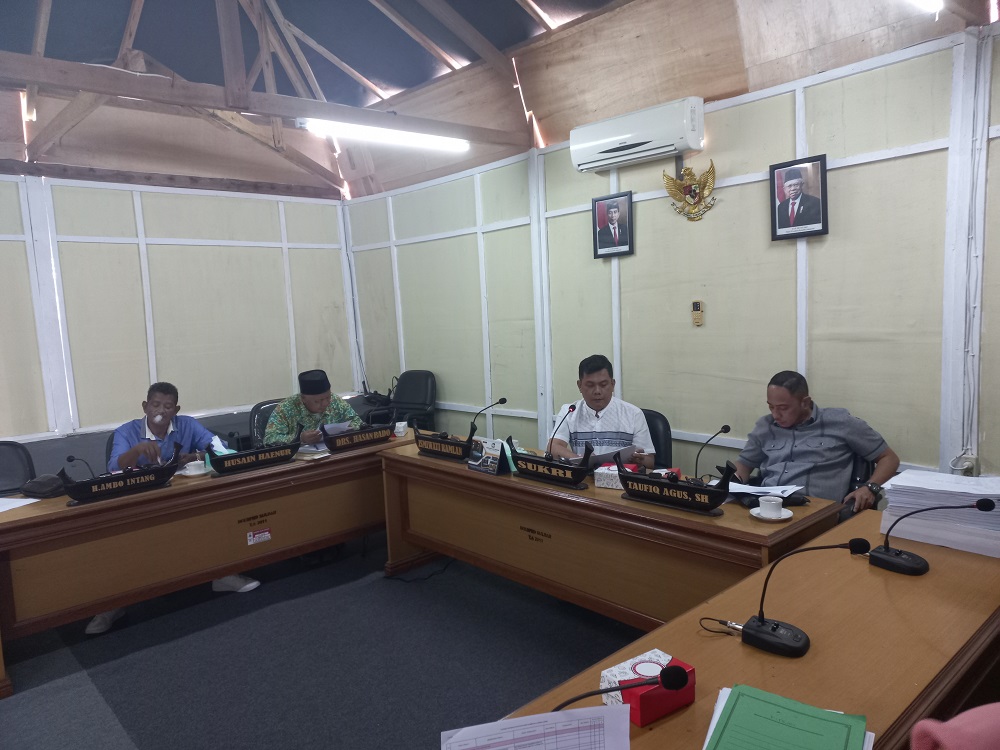 Komisi III DPRD Sulbar Gelar Raker Bahas LHP LKPD Sulbar TA 2022