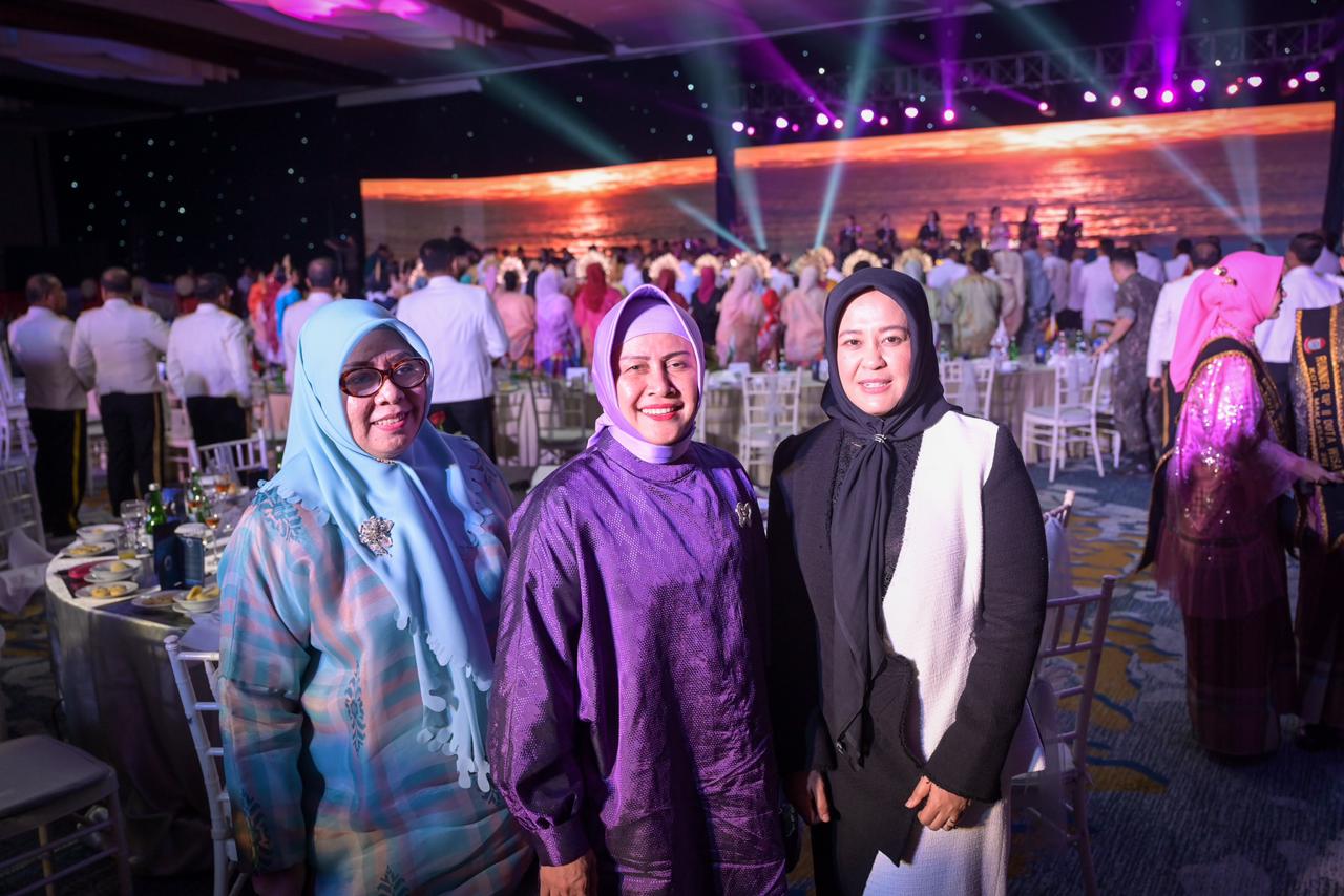 Wawali Bersama Ketua TP PKK Makassar Promosikan Produk UMKM di Gala Dinner MNEK 2023