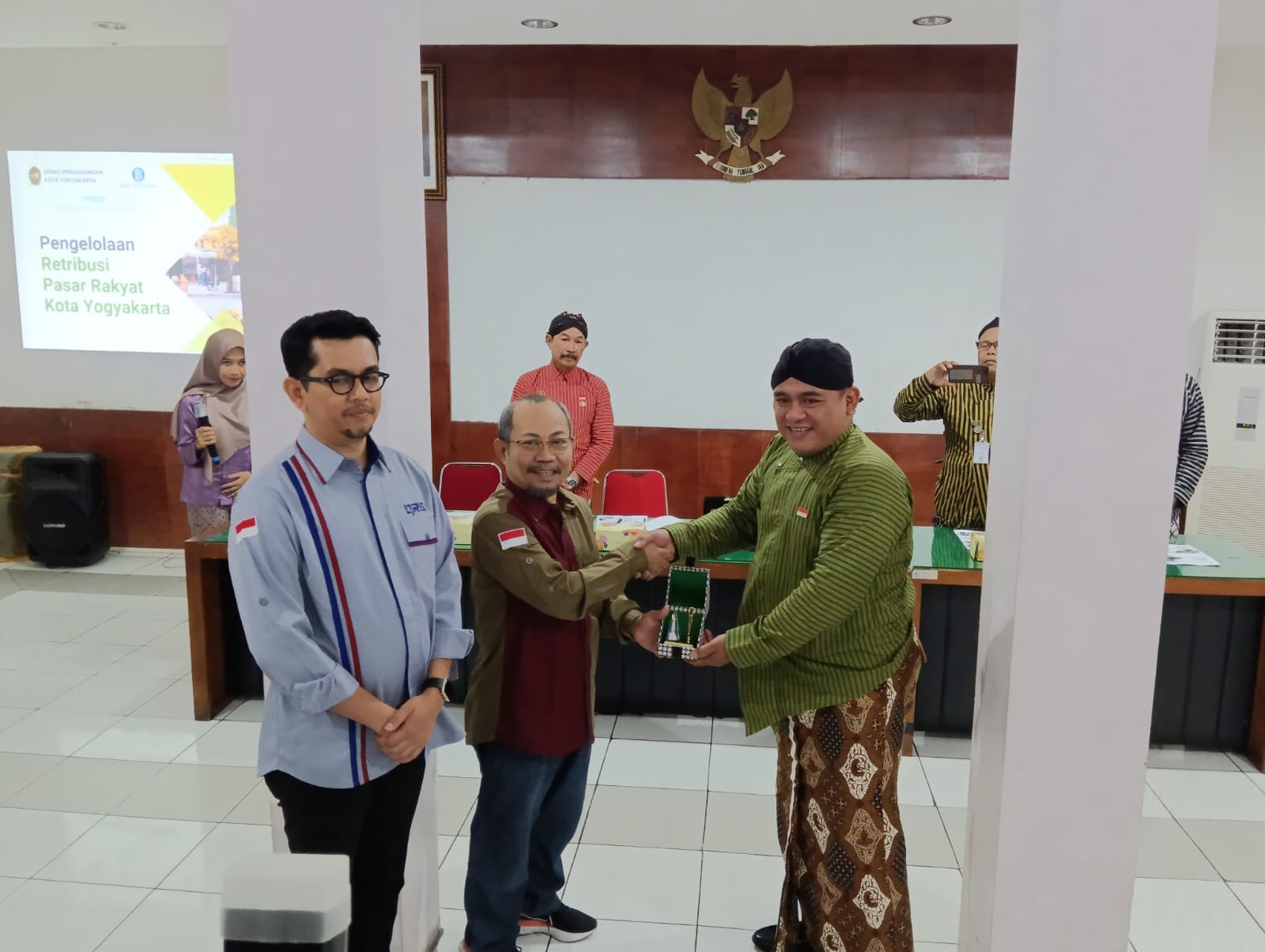 Berkunjung ke Pasar Beringharjo, TP2DD Sulsel Pelajari Pembayaran Retribusi dan Transaksi Nontunai