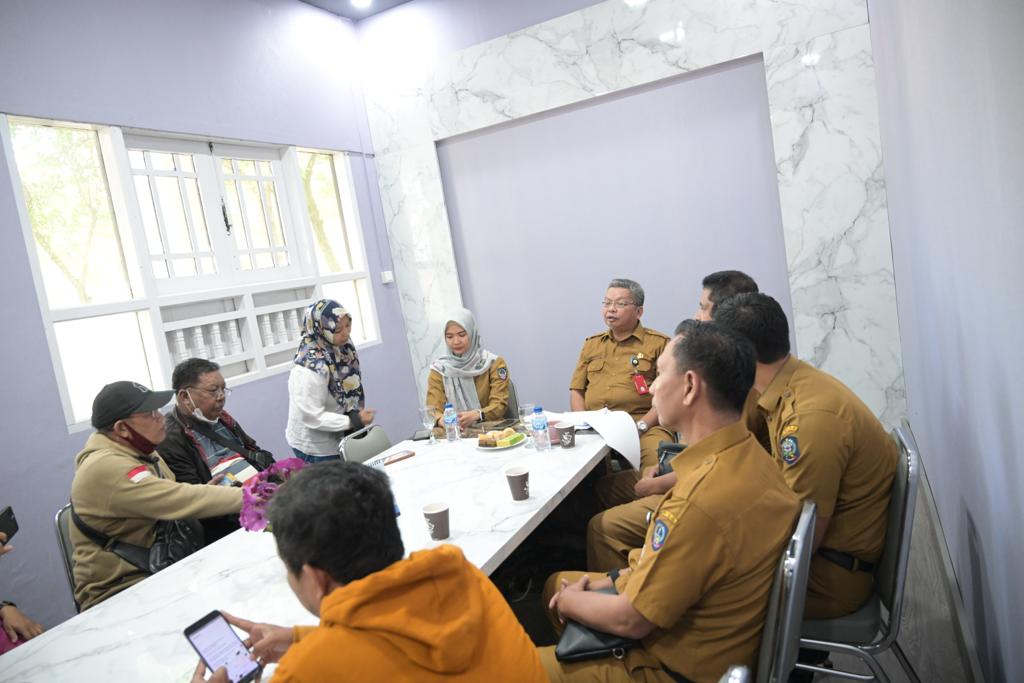 Pemprov Sulsel Serahkan Bantuan Sosial Berdasarkan DTKS