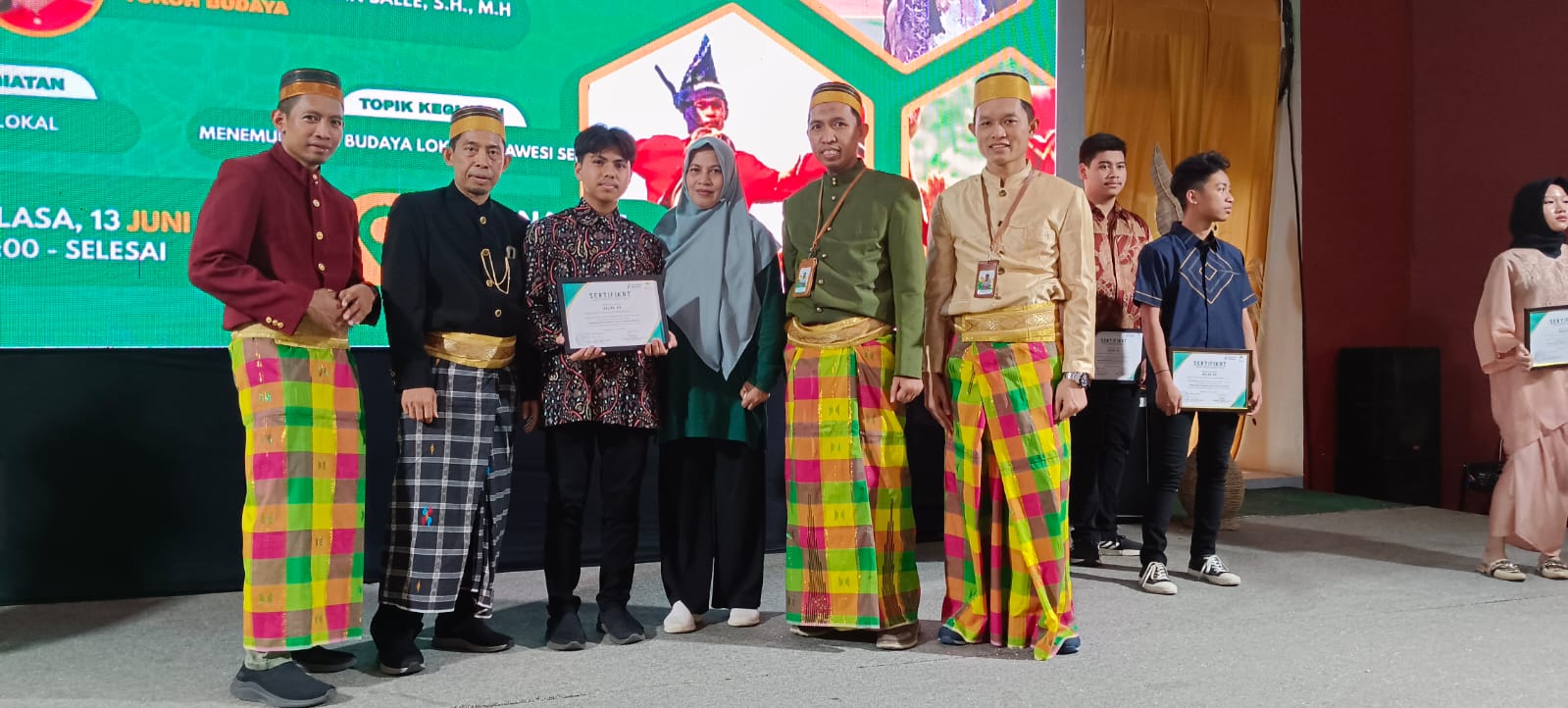 SMA Islam Athirah Bukit Baruga Tampilkan Berbagai Produk Kearifan Lokal