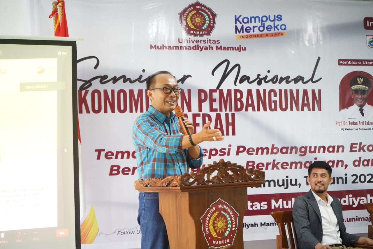 Jadi Pembicara Utama Seminar Nasional, Prof Zudan Dorong Pertumbuhan Ekonomi Digital