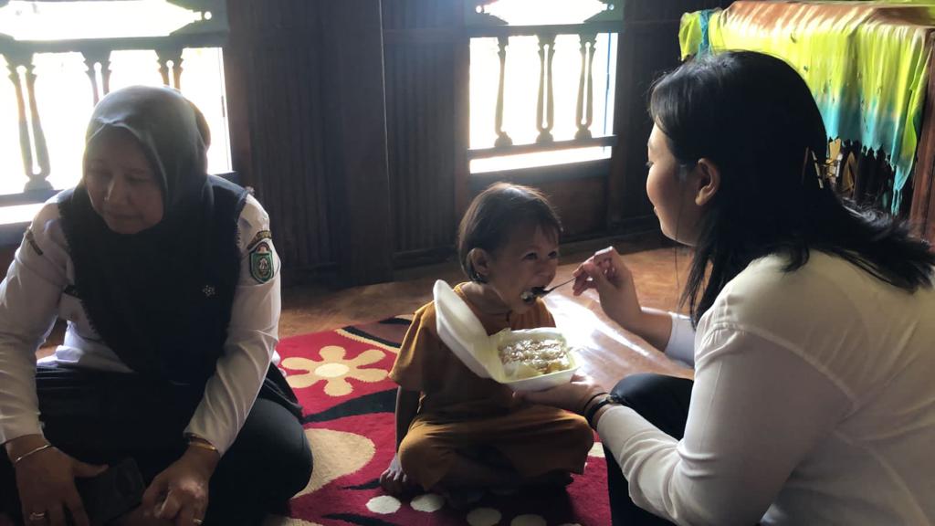 Bergerak Masif Turunkan Stunting, Bappeda Parepare Bersama Puskesmas dan Kelurahan Lemoe Dampingi dan Intervensi Gizi Anak